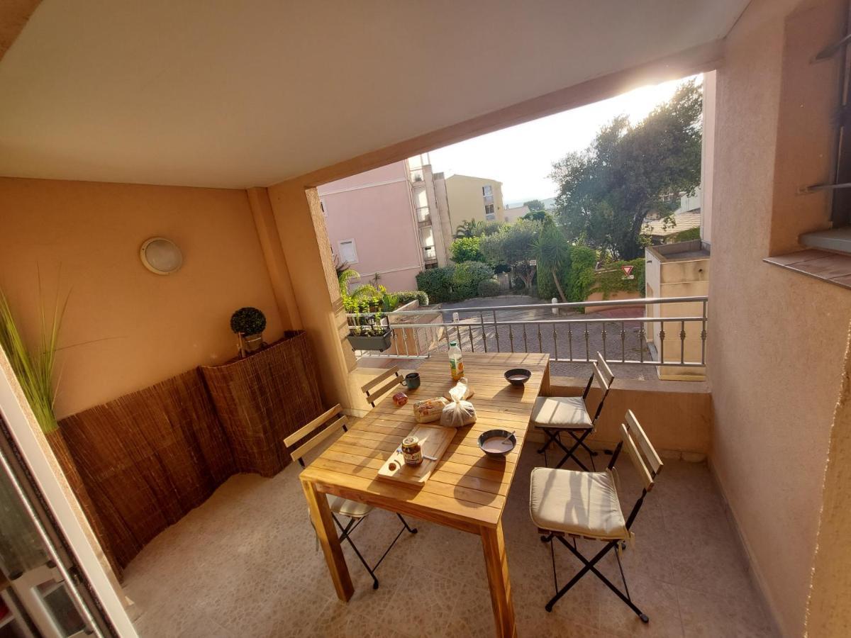 T2 Neuf Et Calme Au Coeur De Sanary Avec Terrasse Et Box Apartment Екстериор снимка